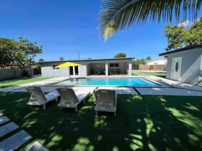 Renovated Villa resort pool, BBQ and Ping Pong Patio